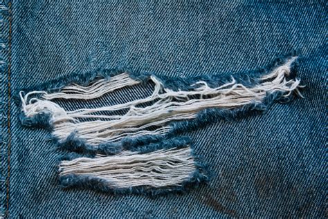 Silk Fiber: Lujuus ja Kestävyys Tekstiiliteollisuudessa!